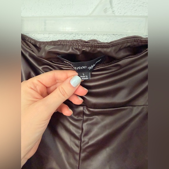 Ambiance Apparel Chocolate Brown Faux Leather Leggings | Large - Picture 4 of 6
